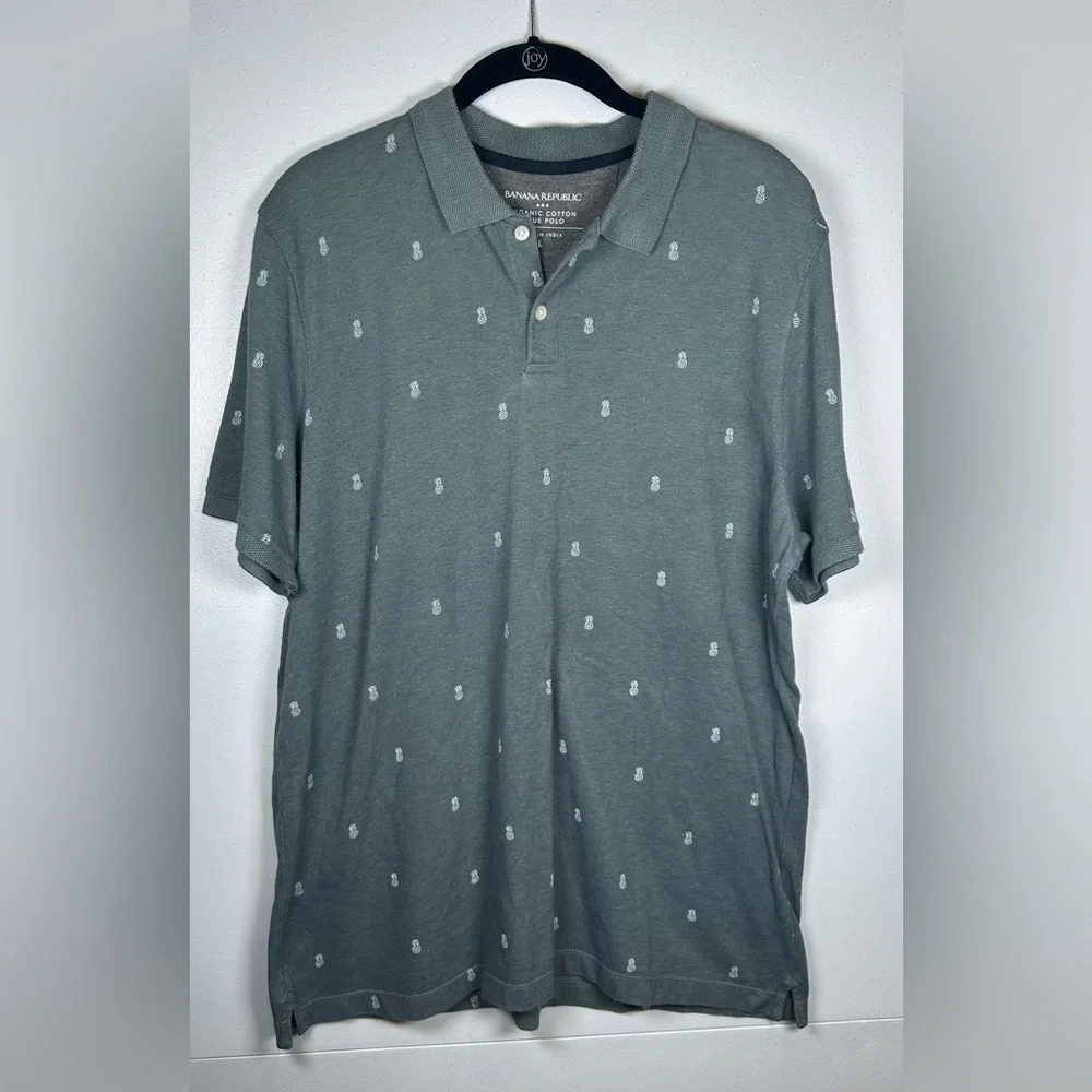 Banana Republic Sage Green Organic Cotton Polo Shirt for Men. Size Large.